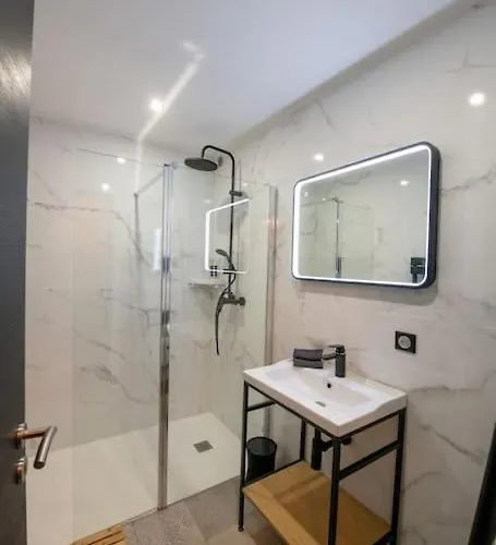 아파트 La De - De 80m2 Avec Jacuzzi Prive ! *
